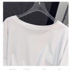 Футболка с цветочной надписью — изображение 12