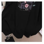 Футболка с цветочной надписью — изображение 17